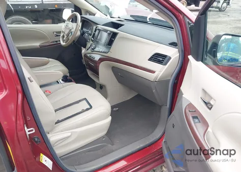 2011 Toyota Sienna Xle V6 z USA, uszkodzony, nr VIN 5TDYK3DC1BS007266